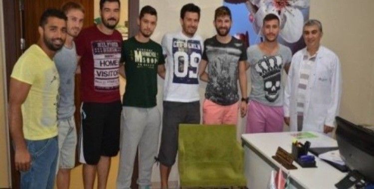 Tekden Denizlispor’da futbolcular sağlık kontrolünden geçti.