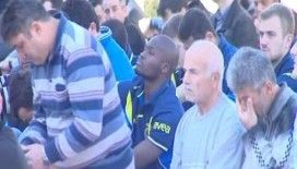 Fenerbahçeli futbolcular Cuma namazı kıldı