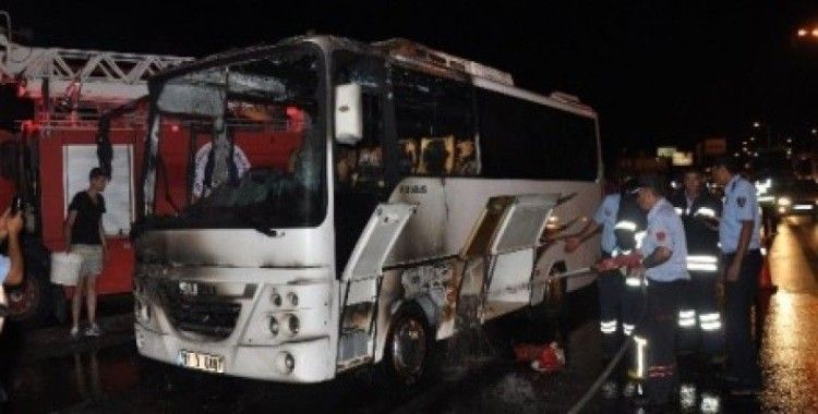 Tur otobüsü yandı, turistler ucuz kurtuldu
