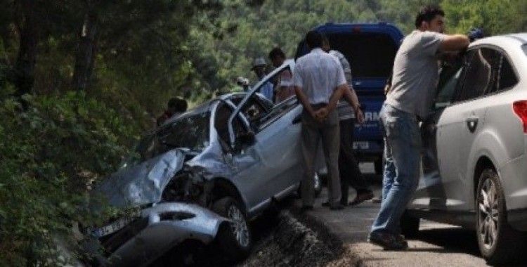 Bolu'da trafik kazası: 1 ölü, 3 yaralı
