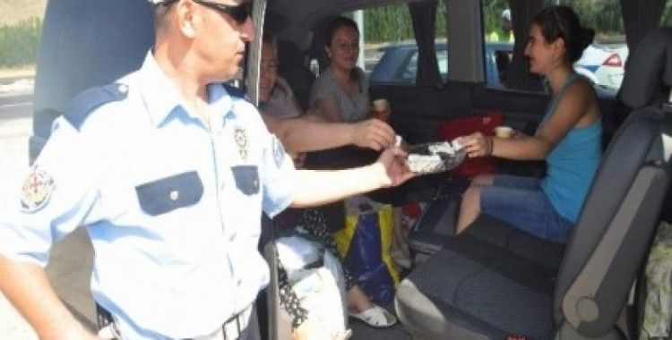 Yozgat'ta polisler sürücüleri ikram için durdurdu