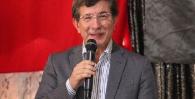 Bakan Davutoğlu'ndan İhsanoğlu'na eleştiri