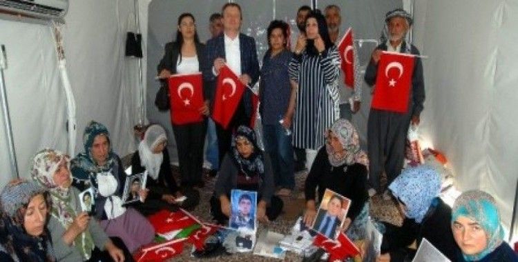 Afyonlu şehit ailelerinden Diyarbakır'daki ailelere ziyaret
