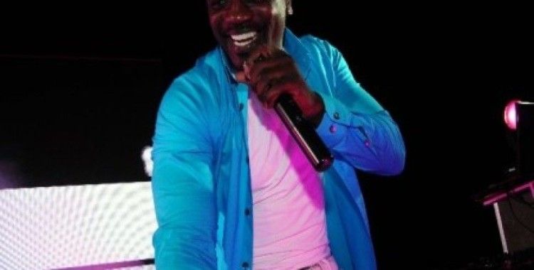 Akon'dan muhteşem konser