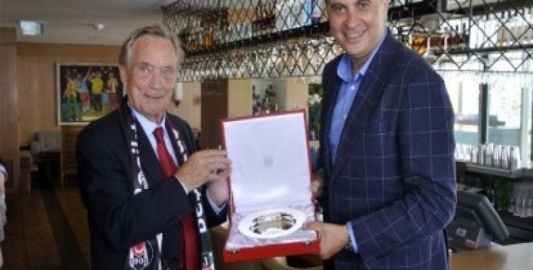 Beşiktaş'tan, Arsenal yöneticileri ve UEFA Delegelerine yemek