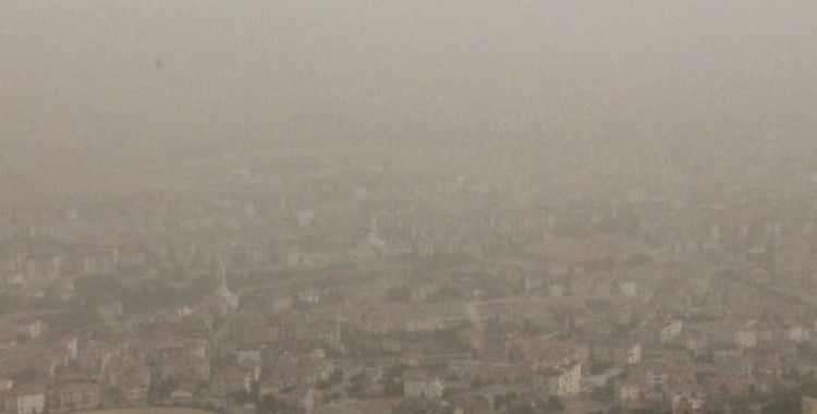 Elazığ'ı toz bulutu kapladı