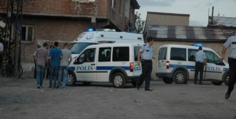 Erzurum'da bıçaklı kavga, 2 yaralı