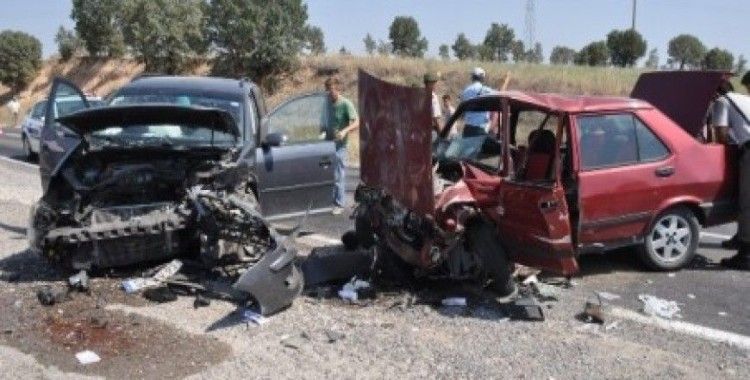 Uşak'ta trafik kazası, 1 ölü, 6 yaralı