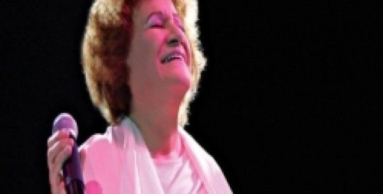 Selda Bağcan, Beylikdüzü'nde konser verdi