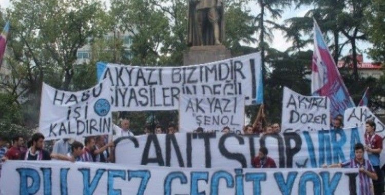 Trabzonspor taraftarı akyazı'yı protesto etti
