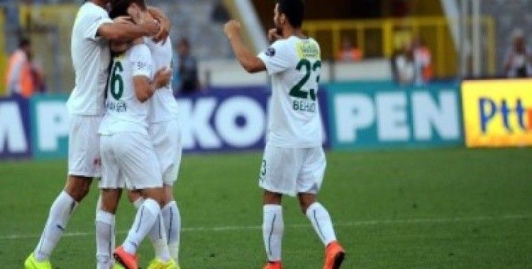 Bursasporlu futbolcuların galibiyet sevinci
