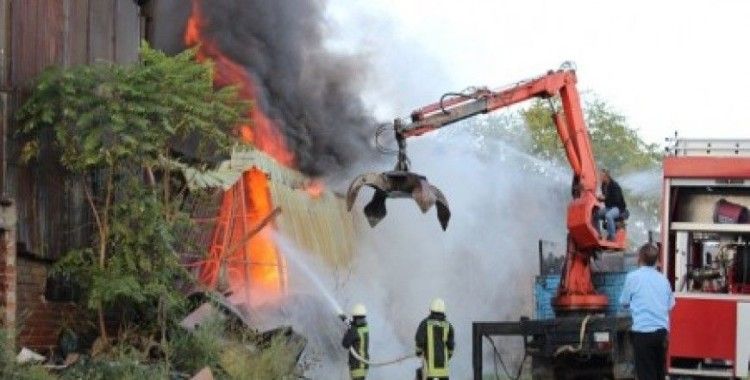 Denizli'de fabrika yangını