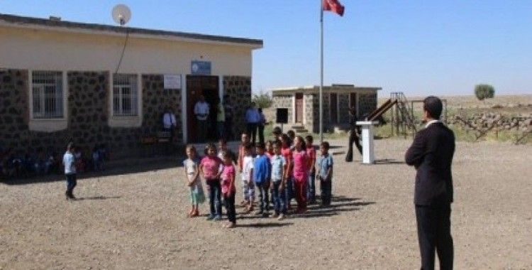 Karameşe köyünde kız çocuklar ilk defa ortaokula gönderiliyor