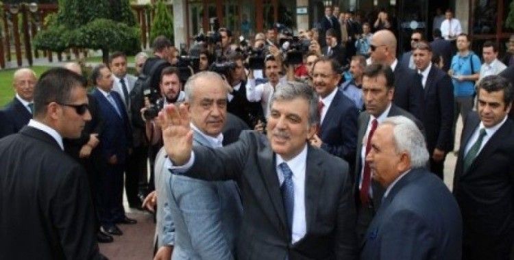 11. Cumhurbaşkanı Abdullah Gül, yeni parti söylemlerinin aslı yoktur