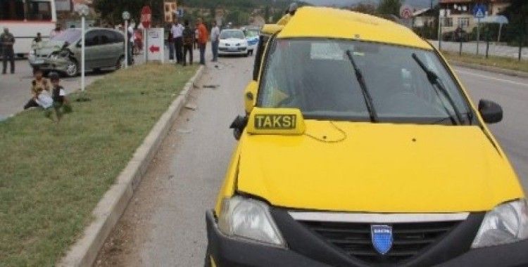 Karabük'te trafik kazası, 4 yaralı