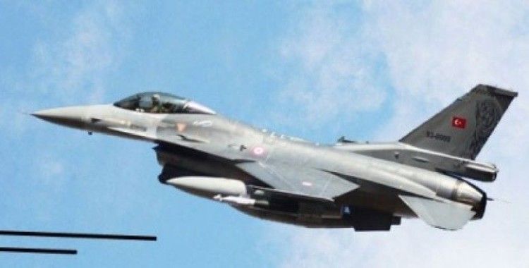 Yunan uçakları Türk Savaş uçaklarını taciz etti