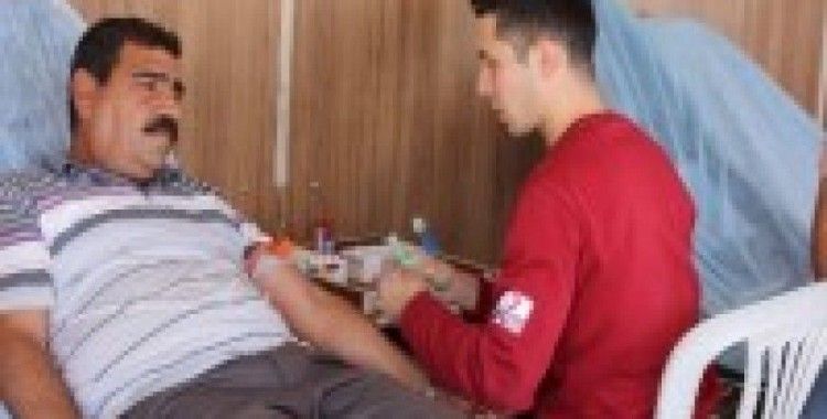 Kızılay Kan toplama TIR'ı Kilis'te yoğun ilgi gördü