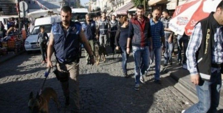 Diyarbakır'da bin polisle asayiş uygulaması
