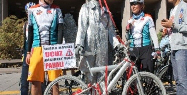 Ankara Bisikletliler Ortak Platformu, bisiklet sürücülerinin ölümlerini protesto etti