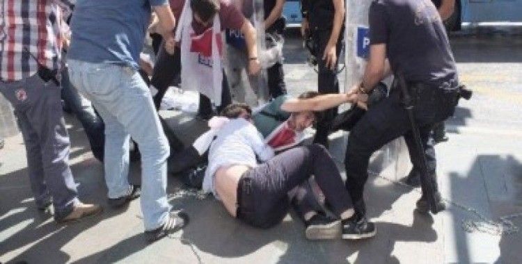 Antalya'da savaş tezkeresi karşıtı eylem