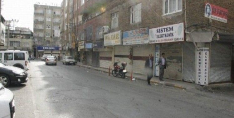 Diyarbakır'da esnaf kepenk kapattı