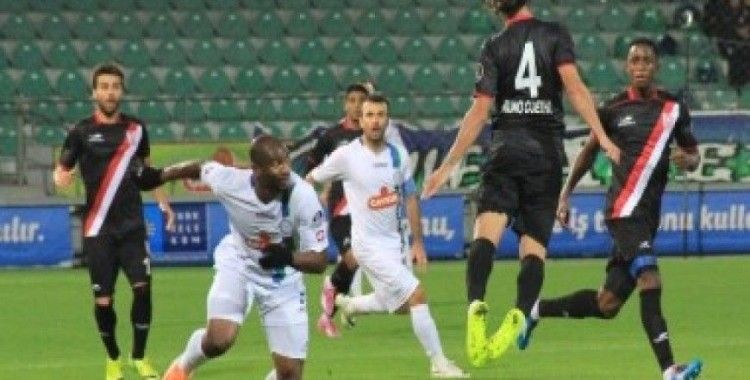 Çaykur Rizespor, kendi evinde Balıkesirspor ile 2-2 berabere kaldı