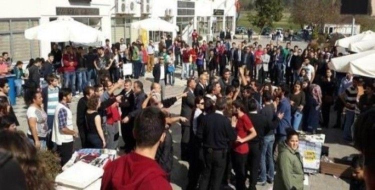 Üniversite öğrencilerinin Cumhuriyet Bayramı standı kavgası