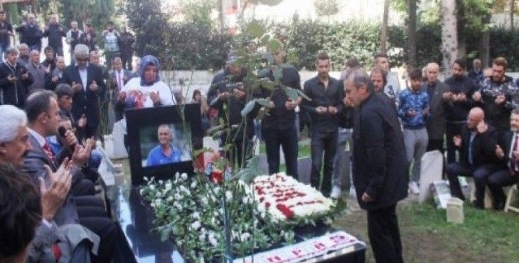 Trabzonspor efsane futbolcusu Kadir Özcan mezarı başında anıldı