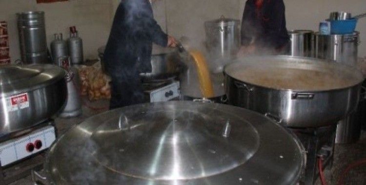 Suruç'ta 11 bin kişiye sıcak çorba ikram ediliyor
