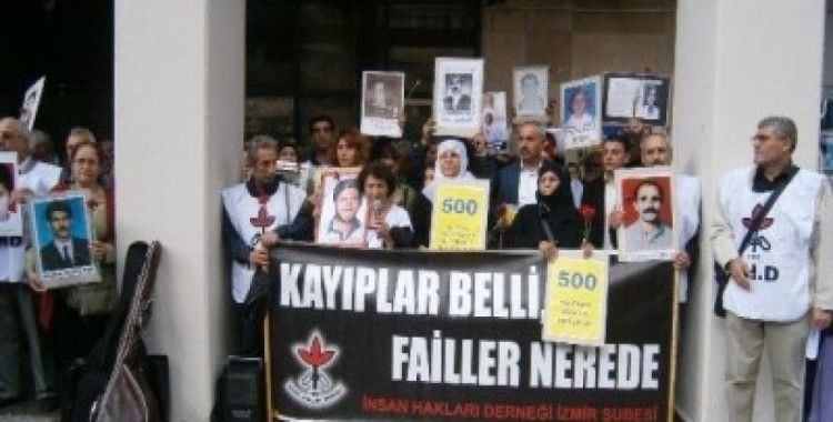 İzmir'de cumartesi anneleri'ne destek eylemi
