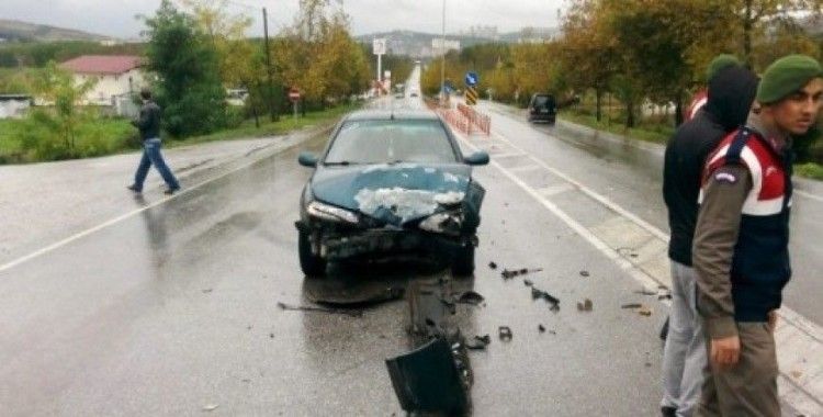 Kocaeli'de trafik kazası, 4 yaralı