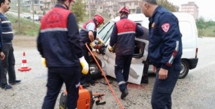 Balıkesir'de trafik kazası, 2 yaralı