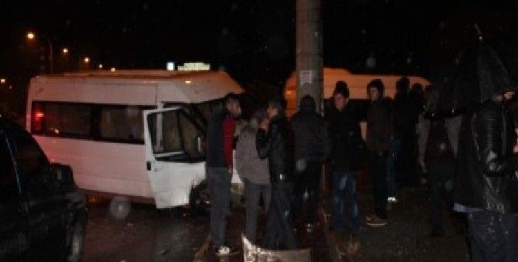 Erzurum'da trafik kazası, 9 yaralı