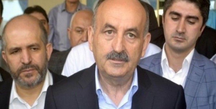 Bakan Müezzinoğlu Akşehir'de hastanedeki yaralıyı ziyaret etti