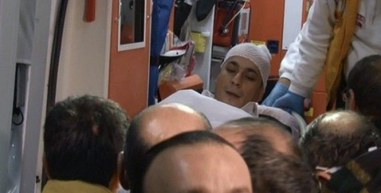 Davutoğlu nun konvoyunda yaralanan görevliler hastaneye getirildi