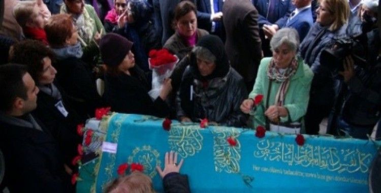 Mukaddes Gezmiş son yolculuğuna uğurlandı