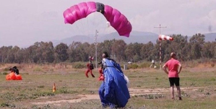 Paraşütçülerin yeni hedefi 50 kişilik Türkiye rekoru