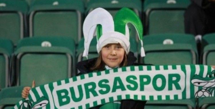 Bursaspor'a Fenerbahçe maçında taraftarından muhteşem destek