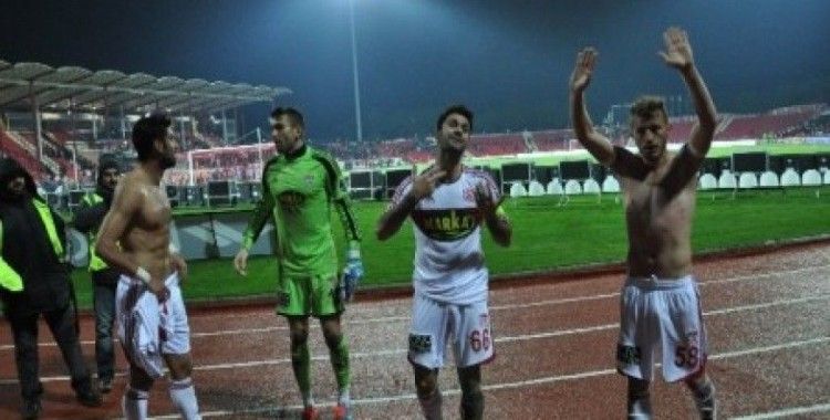 Balıkesirspor, kendi sahasında Sivasspor’a 3-1 yenildi