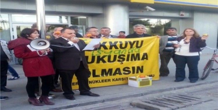 Nükleer karşıtları topladıkları imzaları Çevre ve Şehircilik Bakanlığı na gönderdi