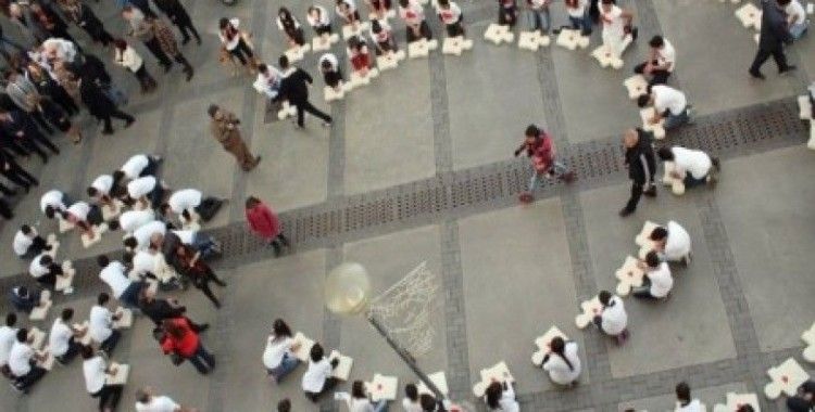 Türkiye nin ilk 200 öğrencili kalp masajı