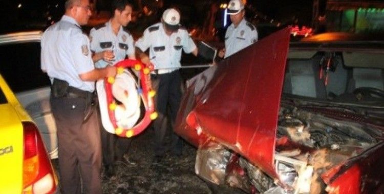 İzmir'de feci kaza, 6 ölü, 1 yaralı
