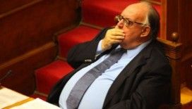 Eski Yunan Bakan Pangalos, VIP yerine normal salonu seçti