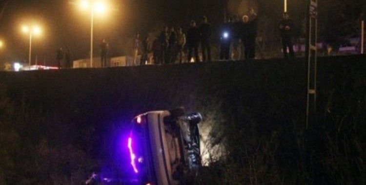 Sinop’ta otomobil şarampole uçtu: üç yaralı
