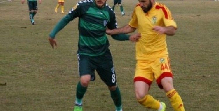 Selçukspor, sahasında Yeni Malatyaspor ile 2-2 berabere kaldı.