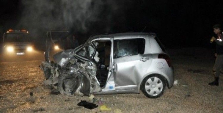 Panelvan otomobille çarpıştı: Beş yaralı