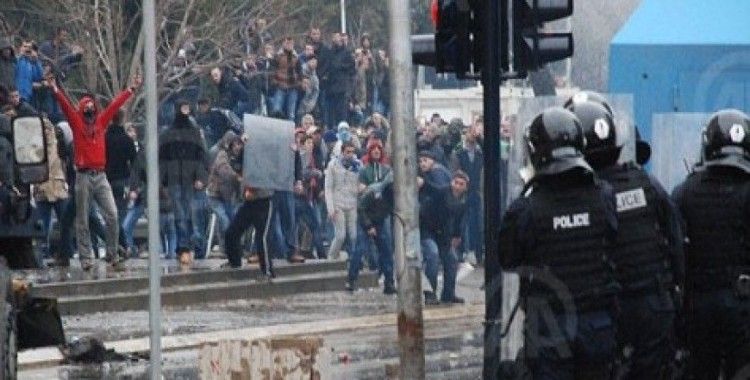 Kosova'daki protestonun bilançosu ağır 