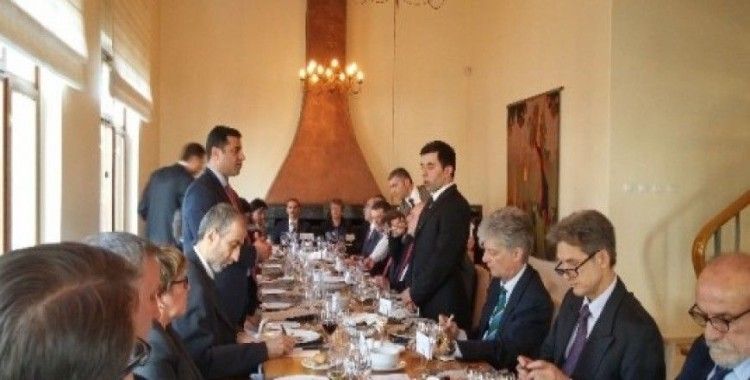 Demirtaş, AB üyesi 27 ülkenin büyükelçileri ile yemekte bir araya geldi