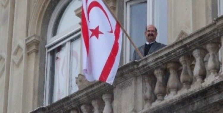 KKTC bayrağı hangi AB ülkesinde dalgalanmaya başladı