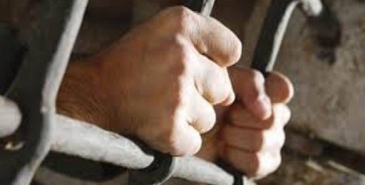 Bolu'da hastaneye götürülen mahkum kaçtı